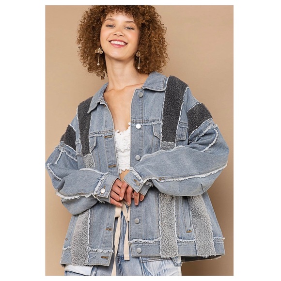 $55 start 175  🎅🏻POL Contrast fleece detail button down denim jacket - Picture 3 of 4